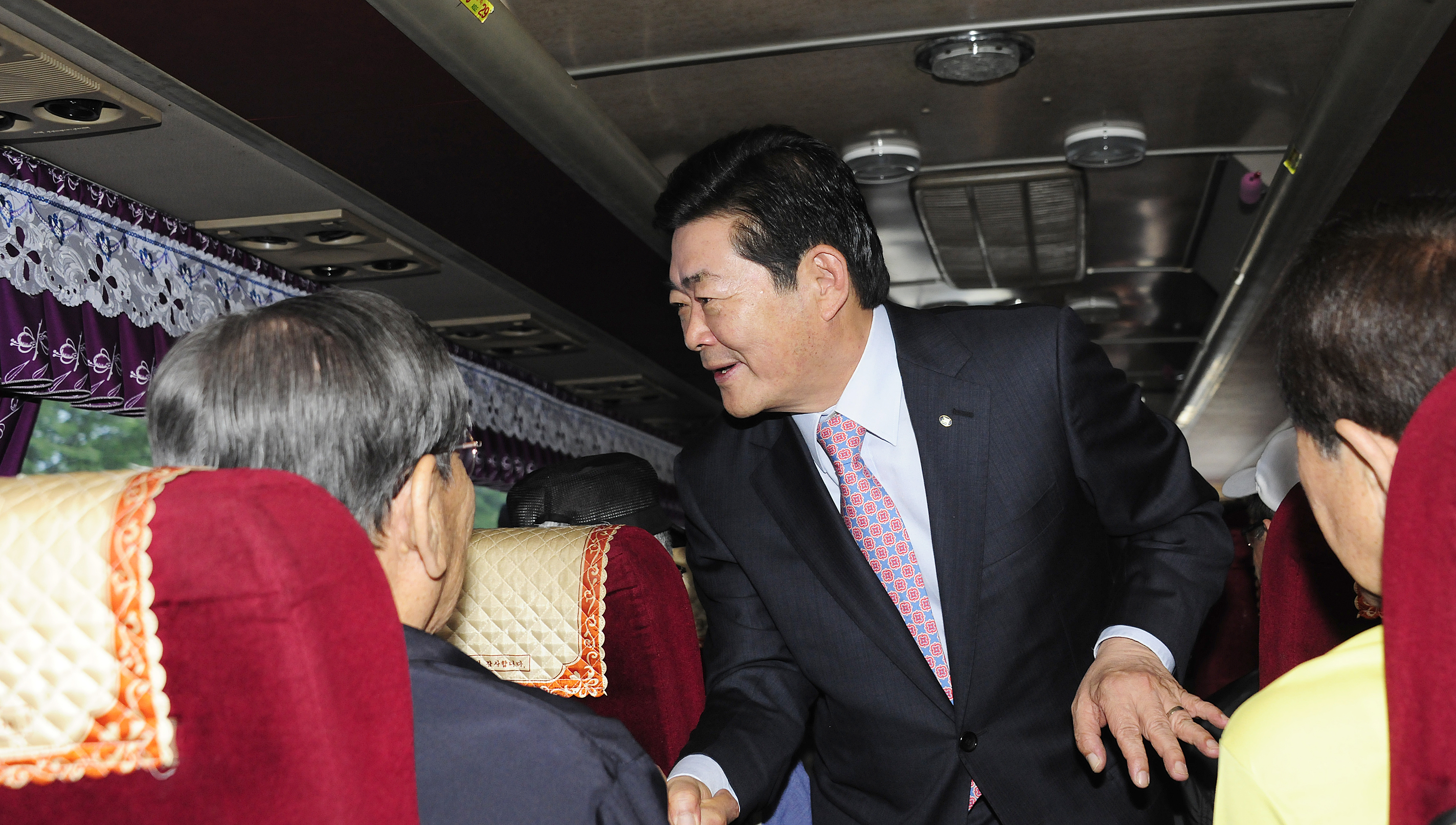 20120515-경로당 지도자 수련회 출발 54034.JPG