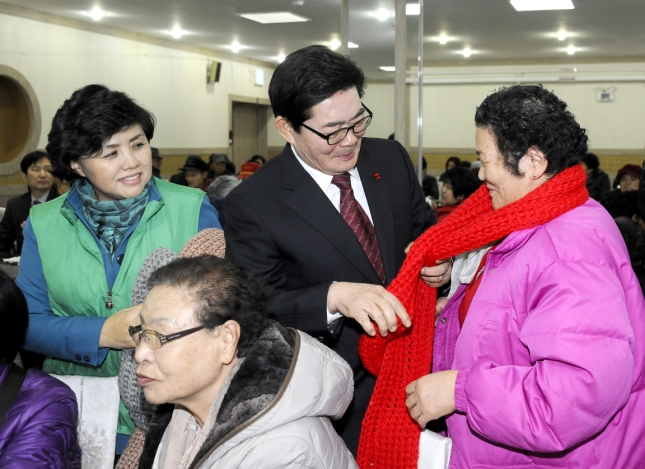 20131126-새마을부녀회 사랑의 목도리 전달식 91555.JPG