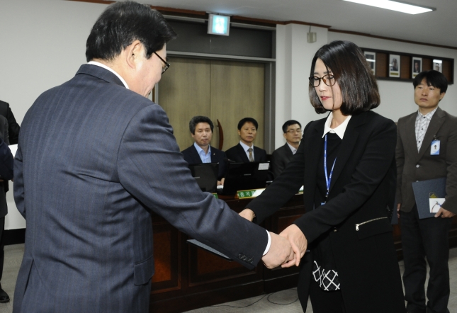 20141016-구 동 확대간부회의 우수공무원 표창 106959.JPG