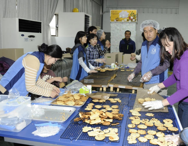 20131109-신한은행과 함께하는 사랑의 쿠키만들기 90278.JPG