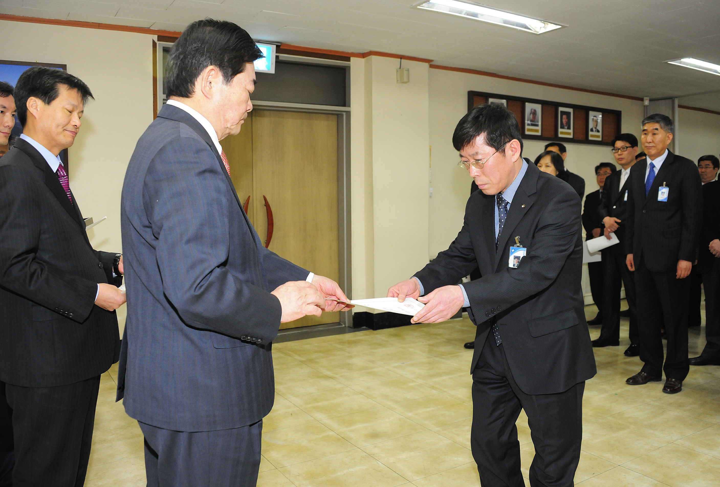 20120312-6급이하공무원 전입 및 승진 전보 발령 50726.JPG