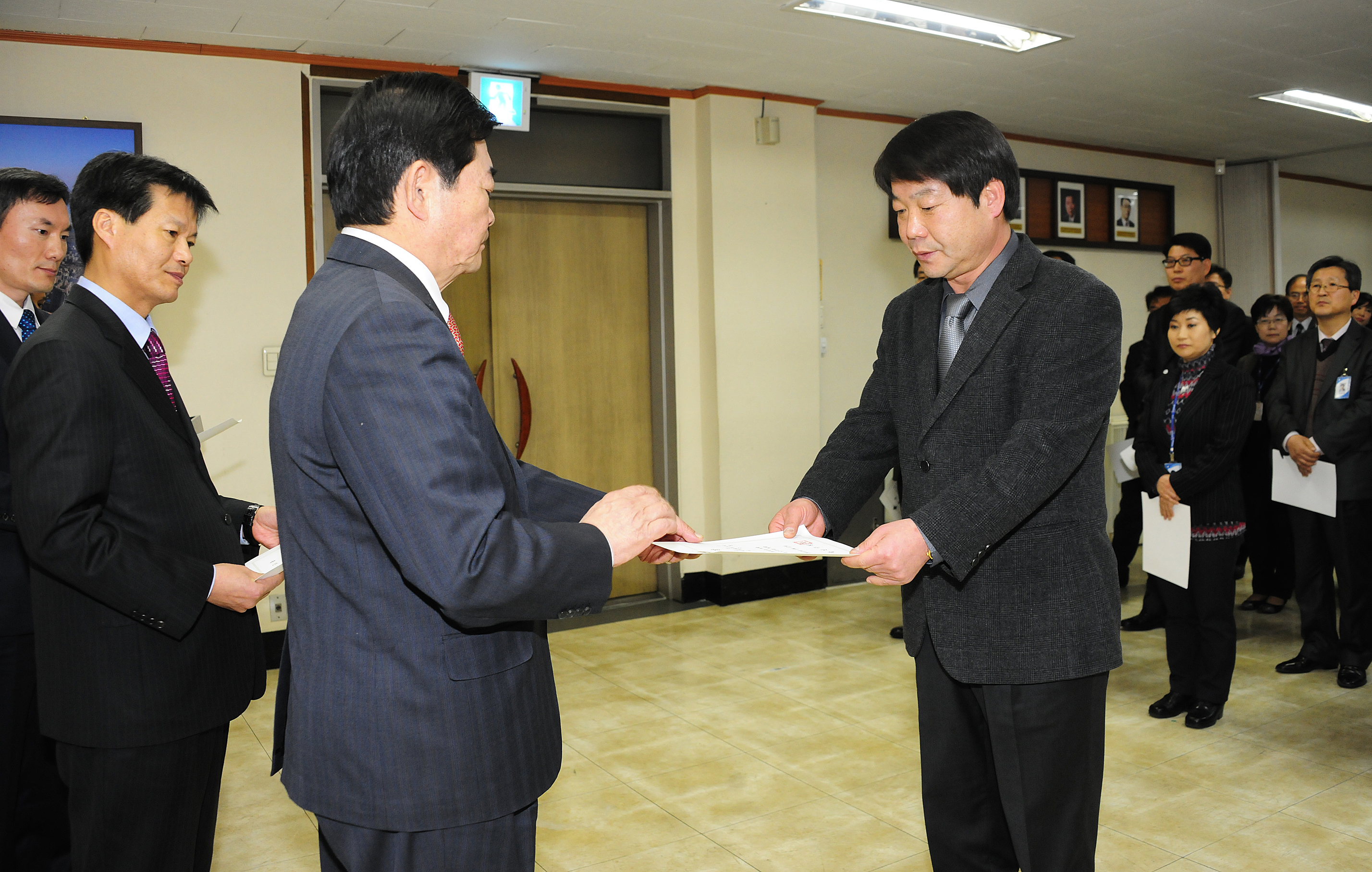 20120312-6급이하공무원 전입 및 승진 전보 발령 50746.JPG