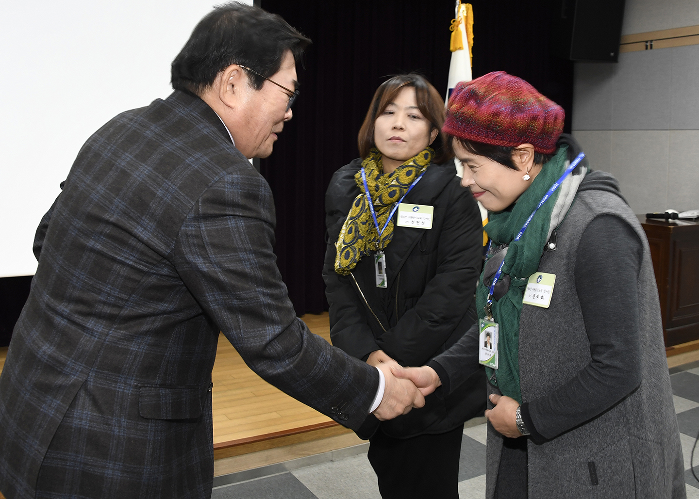 20171115-자원봉사교육 강사증 전달식 164940.jpg