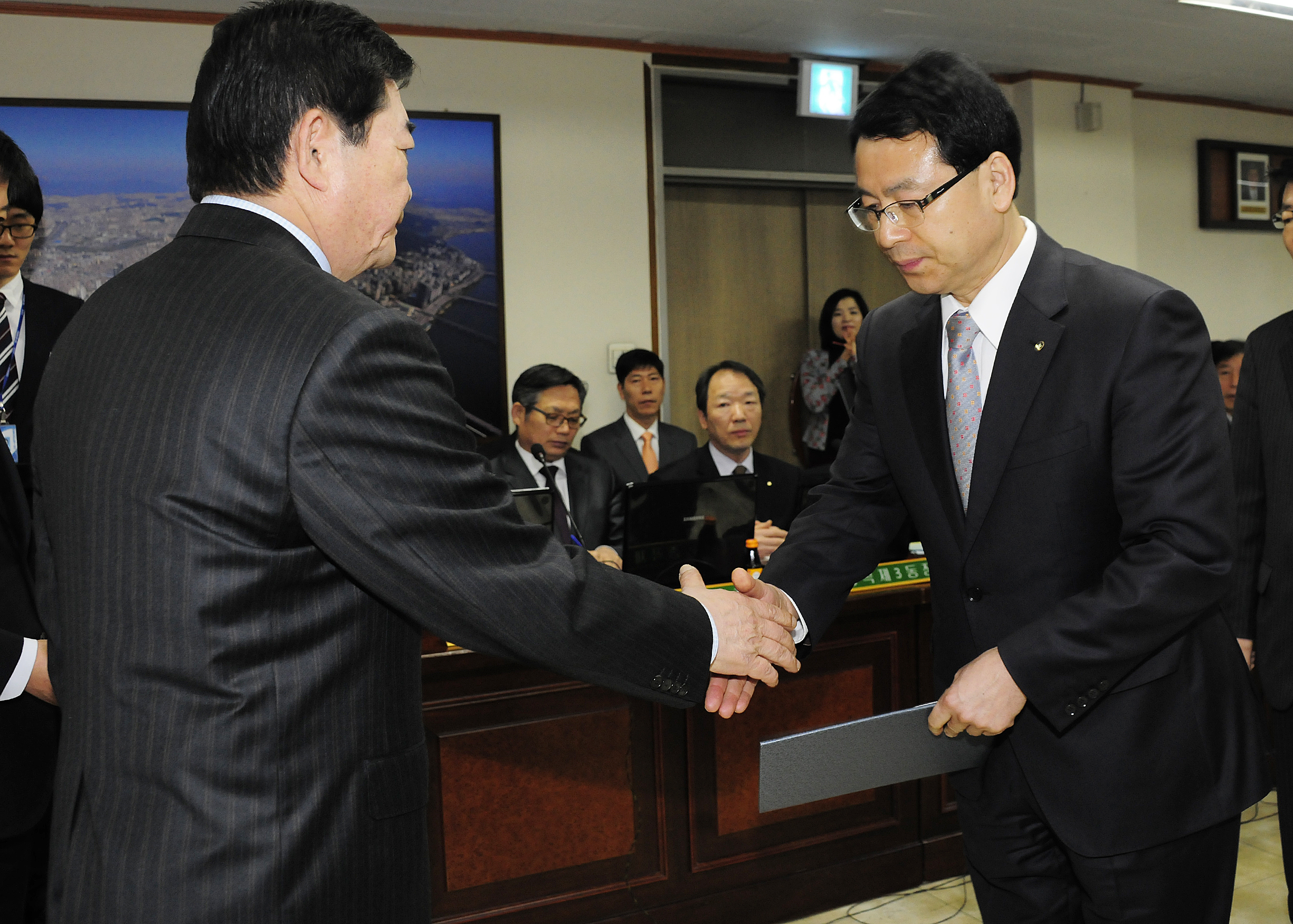 20120322-구 동 확대간부회의 표창 전수 51378.JPG