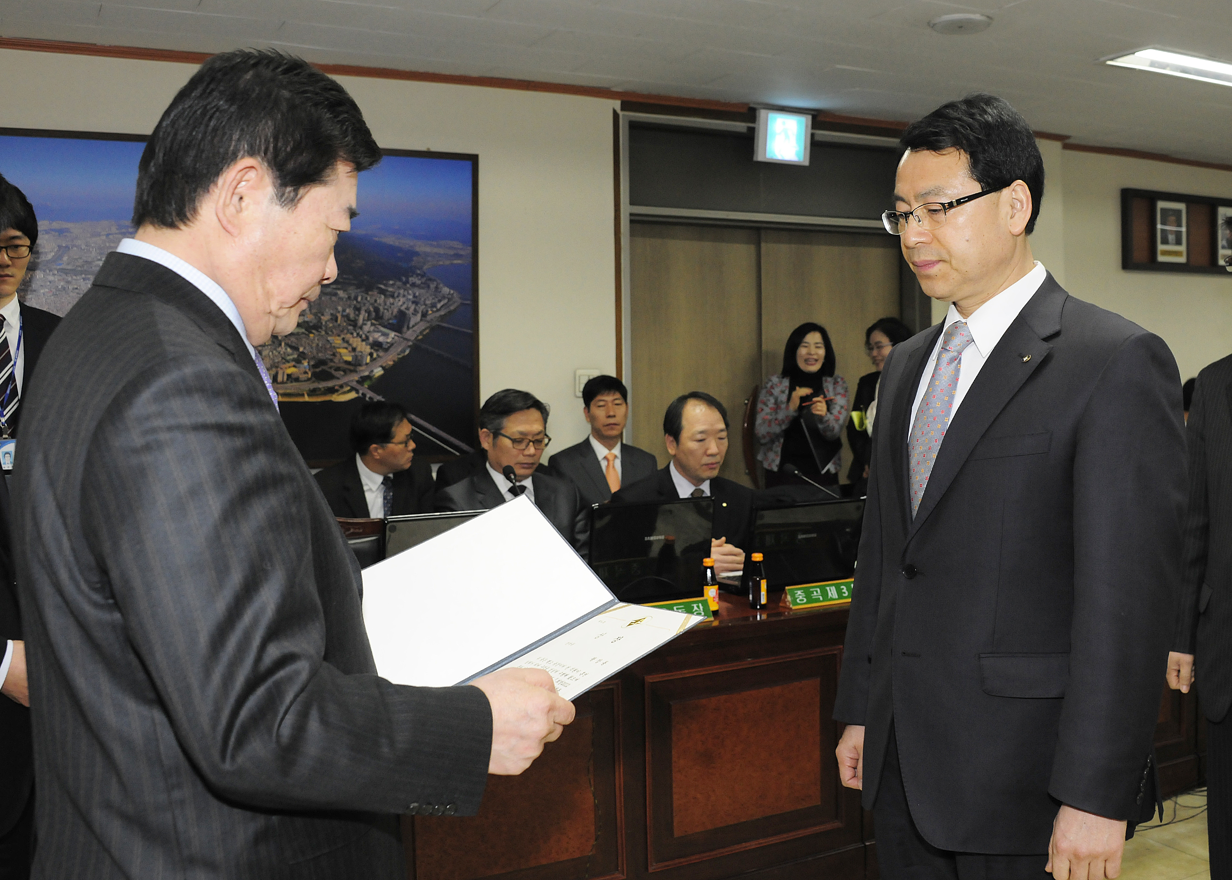 20120322-구 동 확대간부회의 표창 전수 51376.JPG