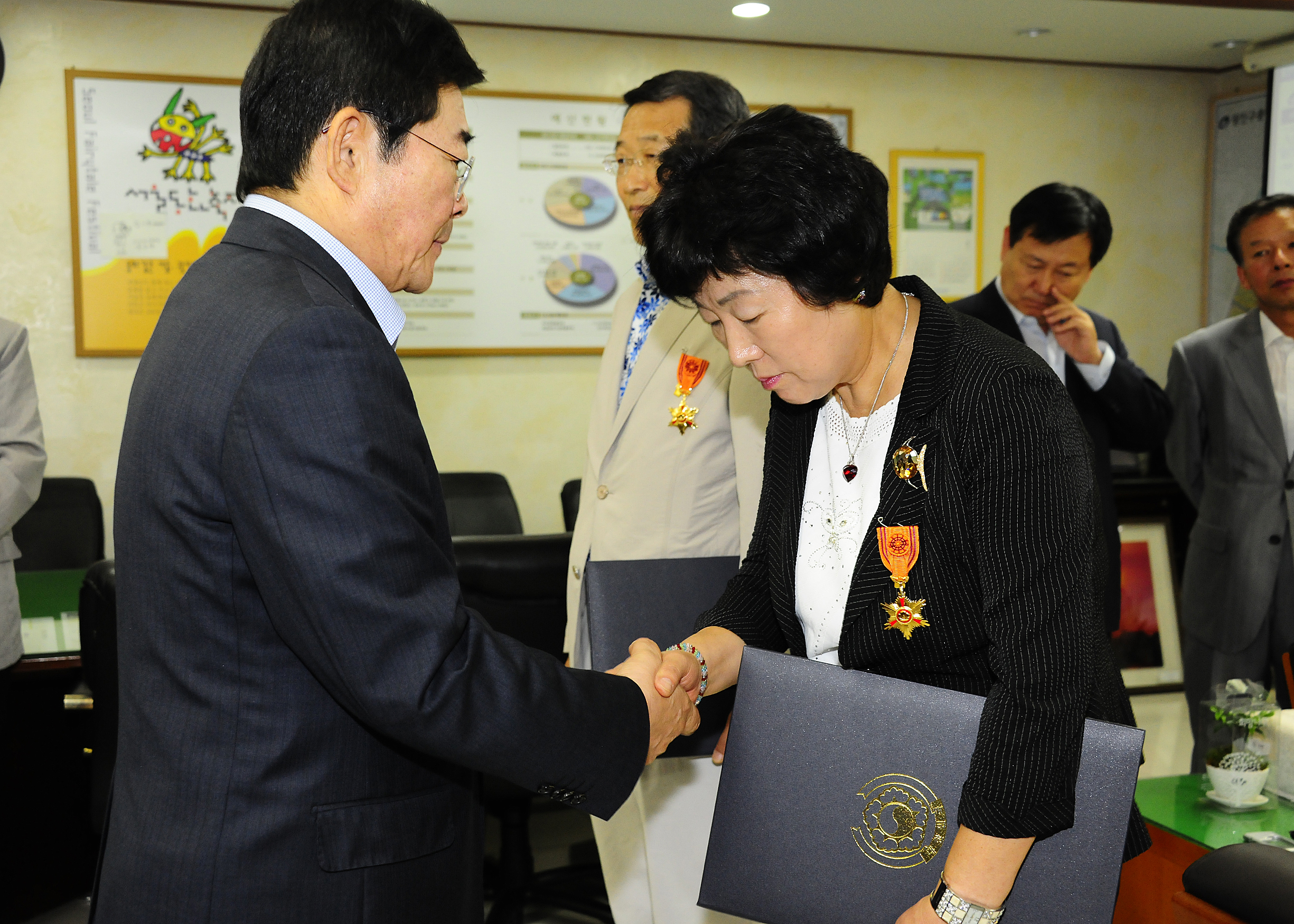 20120712-퇴직공무원 정부포상 전수 58395.JPG