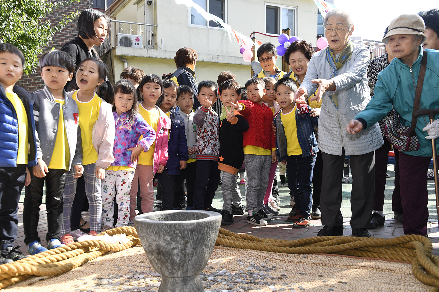 20171024-군자동 사랑을 모아 동전던지기 163111.jpg