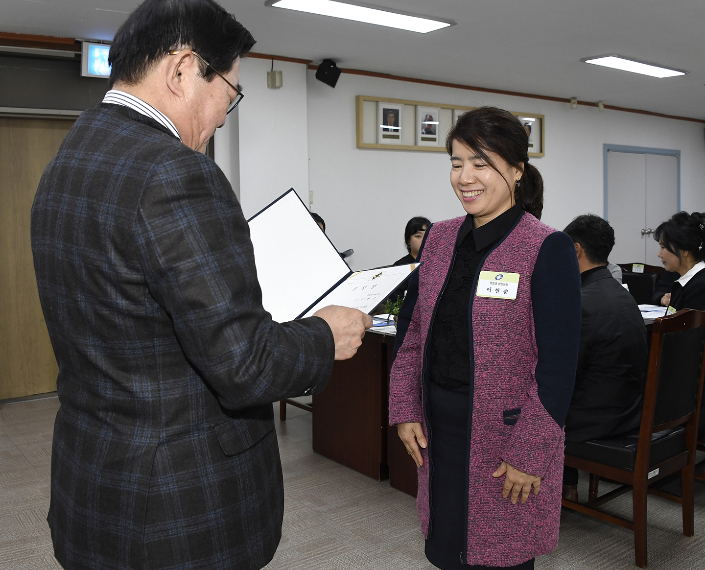 20171128-11월 정기구민표창 수여 165391.jpg