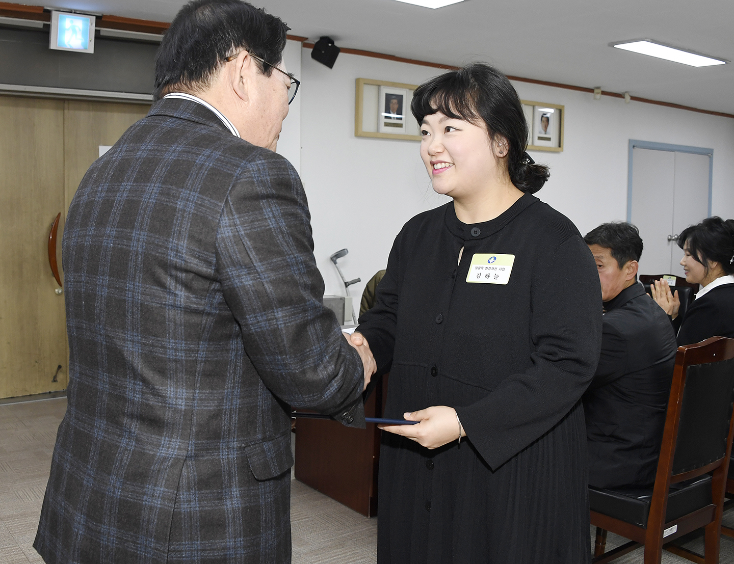20171128-11월 정기구민표창 수여 165426.jpg