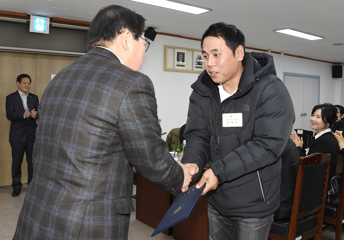 20171128-11월 정기구민표창 수여 165429.jpg