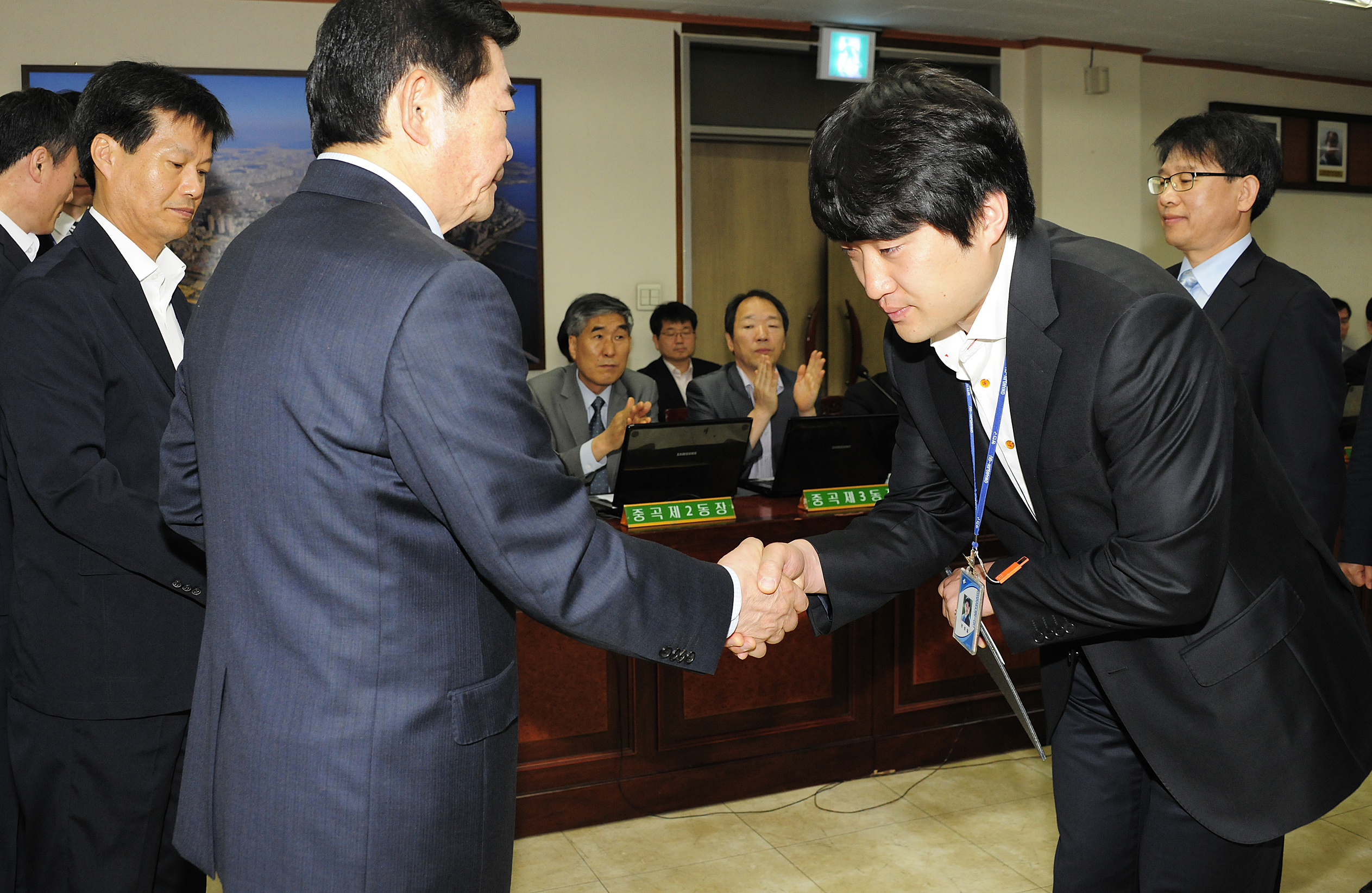 20120517-구 동 확대간부회의 표창 54282.JPG
