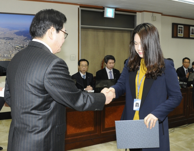 20140220-구동 확대간부회의 우수공무원 표장수여 96931.JPG