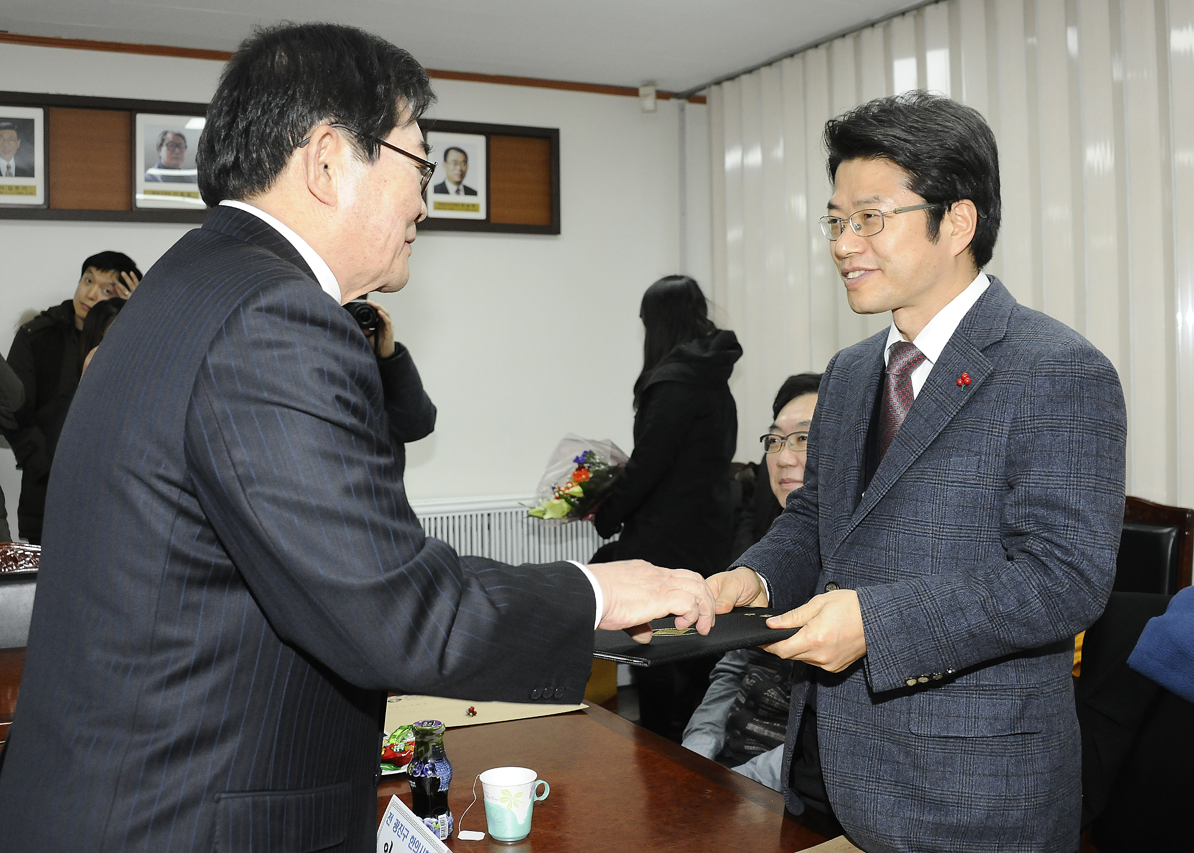 20141226-2014년 이웃돕기 우수후원자 감사장 전달식 111247.JPG