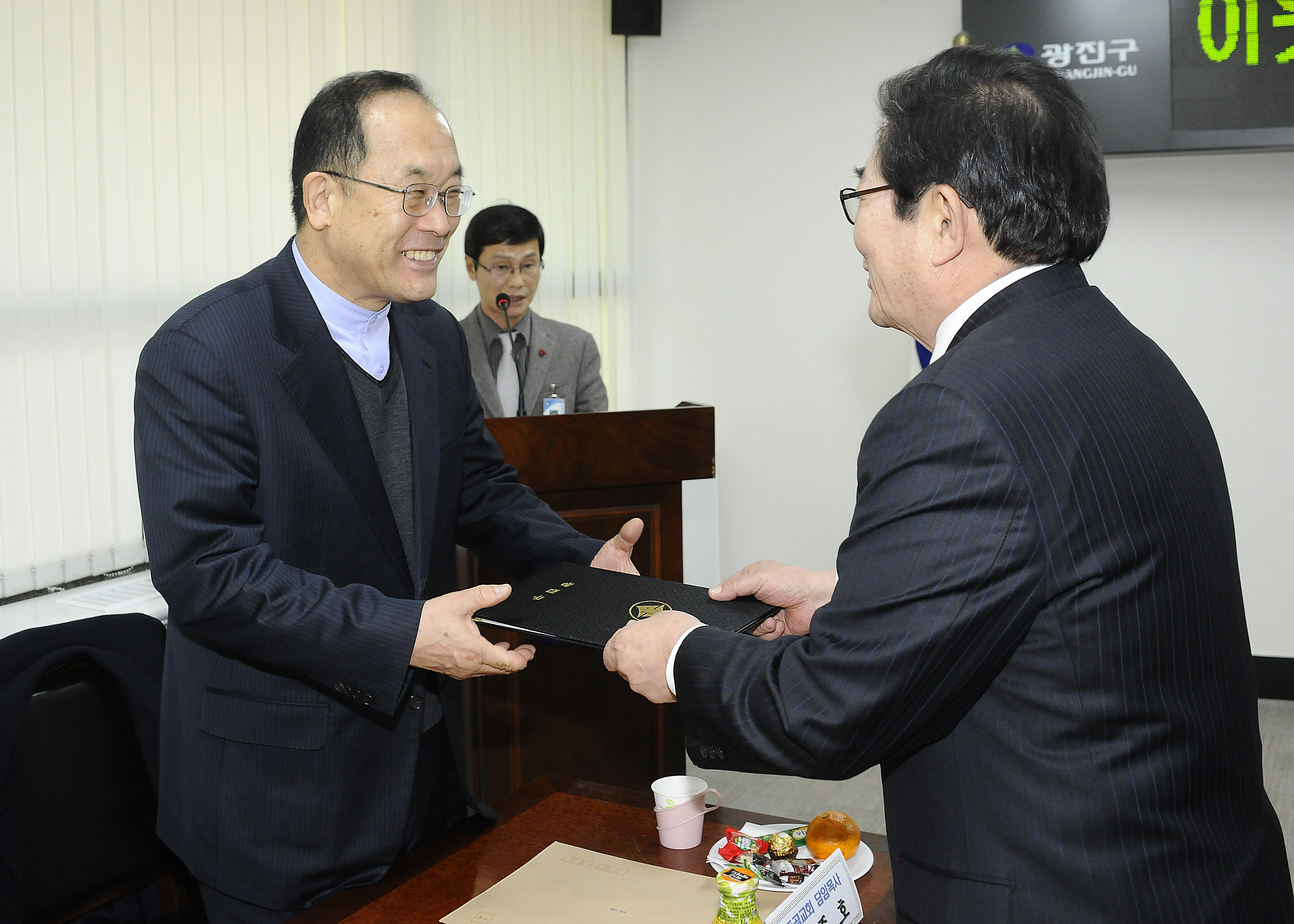 20141226-2014년 이웃돕기 우수후원자 감사장 전달식 111217.JPG