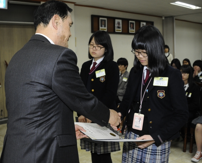 20130408-광진구 장학생 장학증서 수여식 73988.JPG