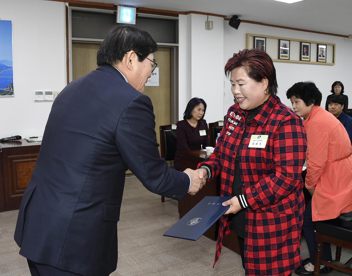 20171023-10월 정기 구민표창 수여 162914.jpg