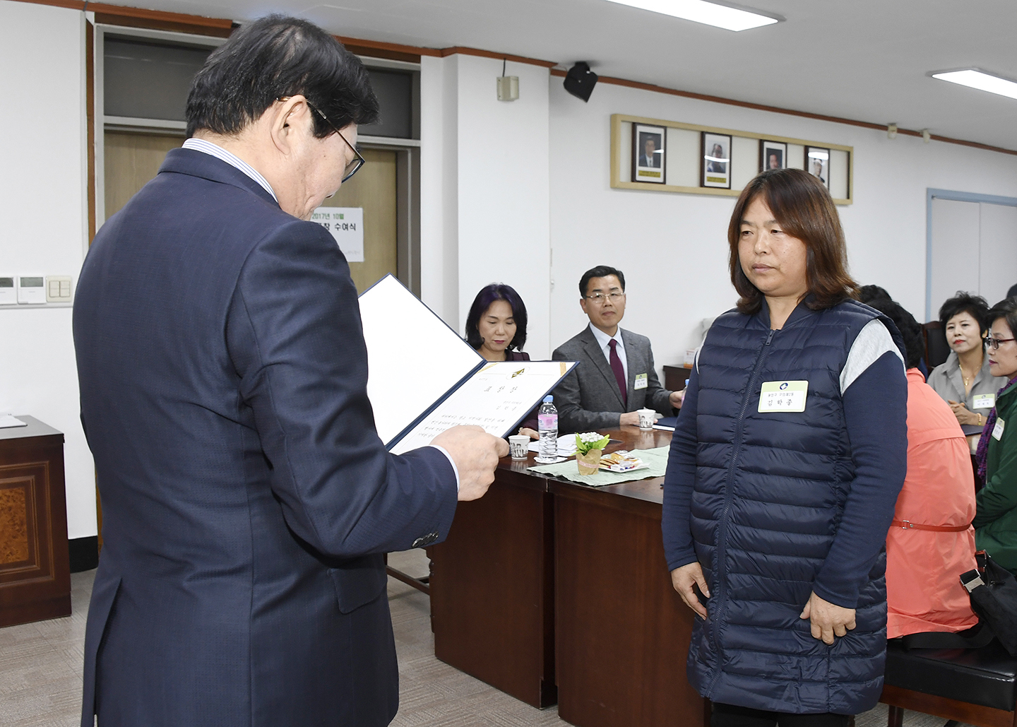 20171023-10월 정기 구민표창 수여 162933.jpg