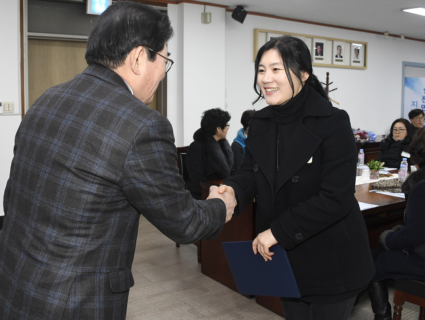 20180125-2018년 1월 정기구민표창 수여 170178.jpg