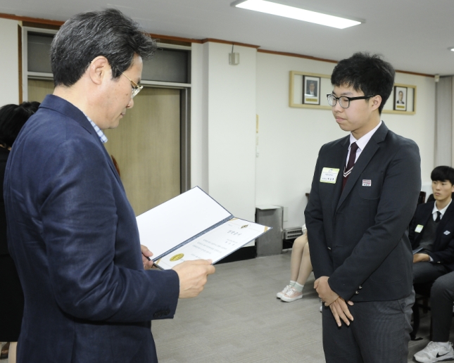 20160428-광진구 장학위원회 장학증서 수여식 135965.JPG