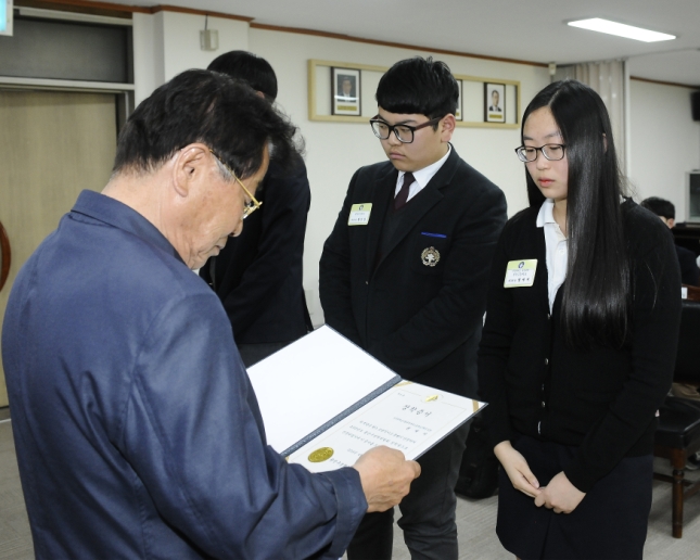 20160428-광진구 장학위원회 장학증서 수여식 135915.JPG