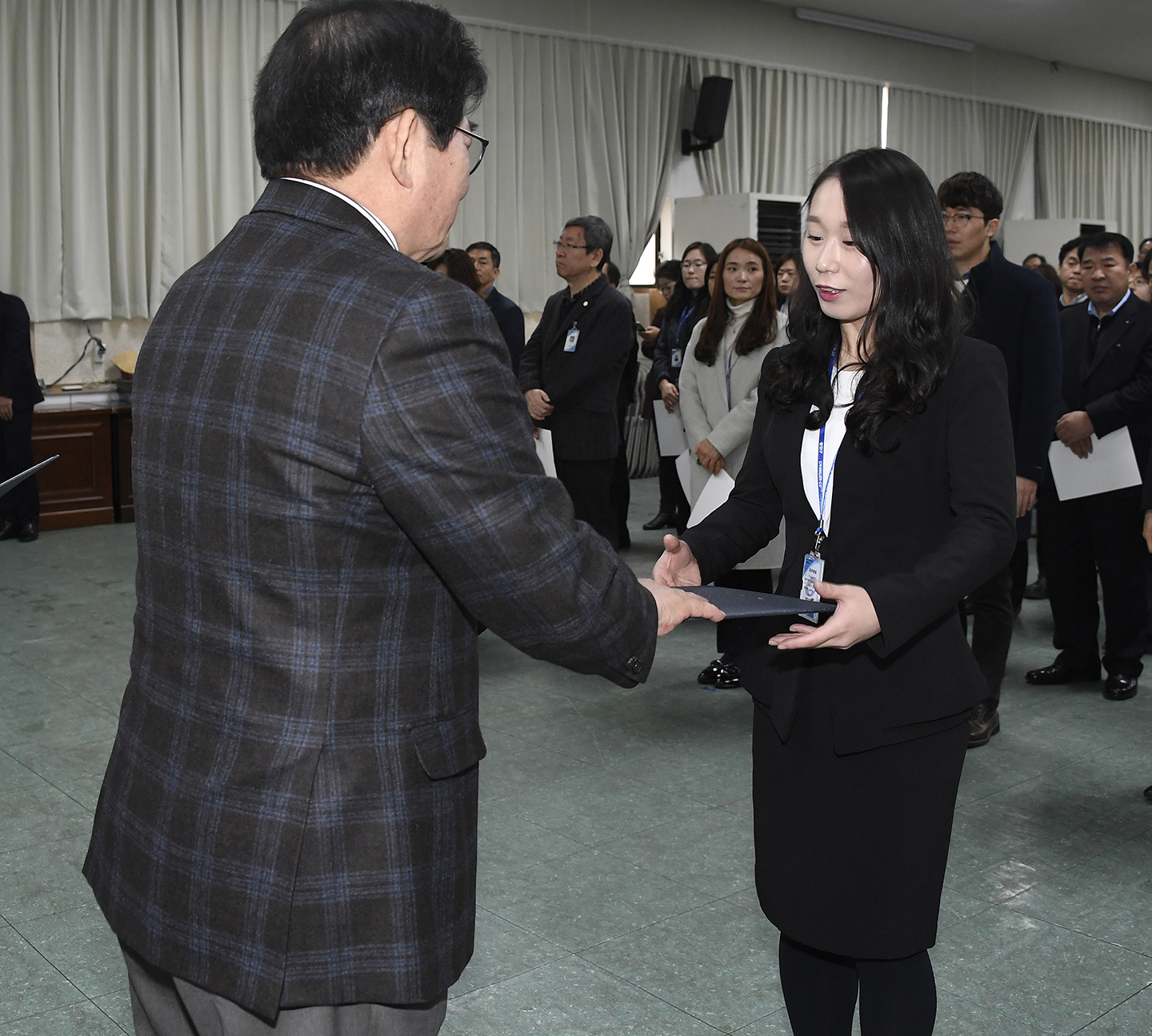 20171228-2018년 상반기 정기인사 발령장 수여 168719.jpg