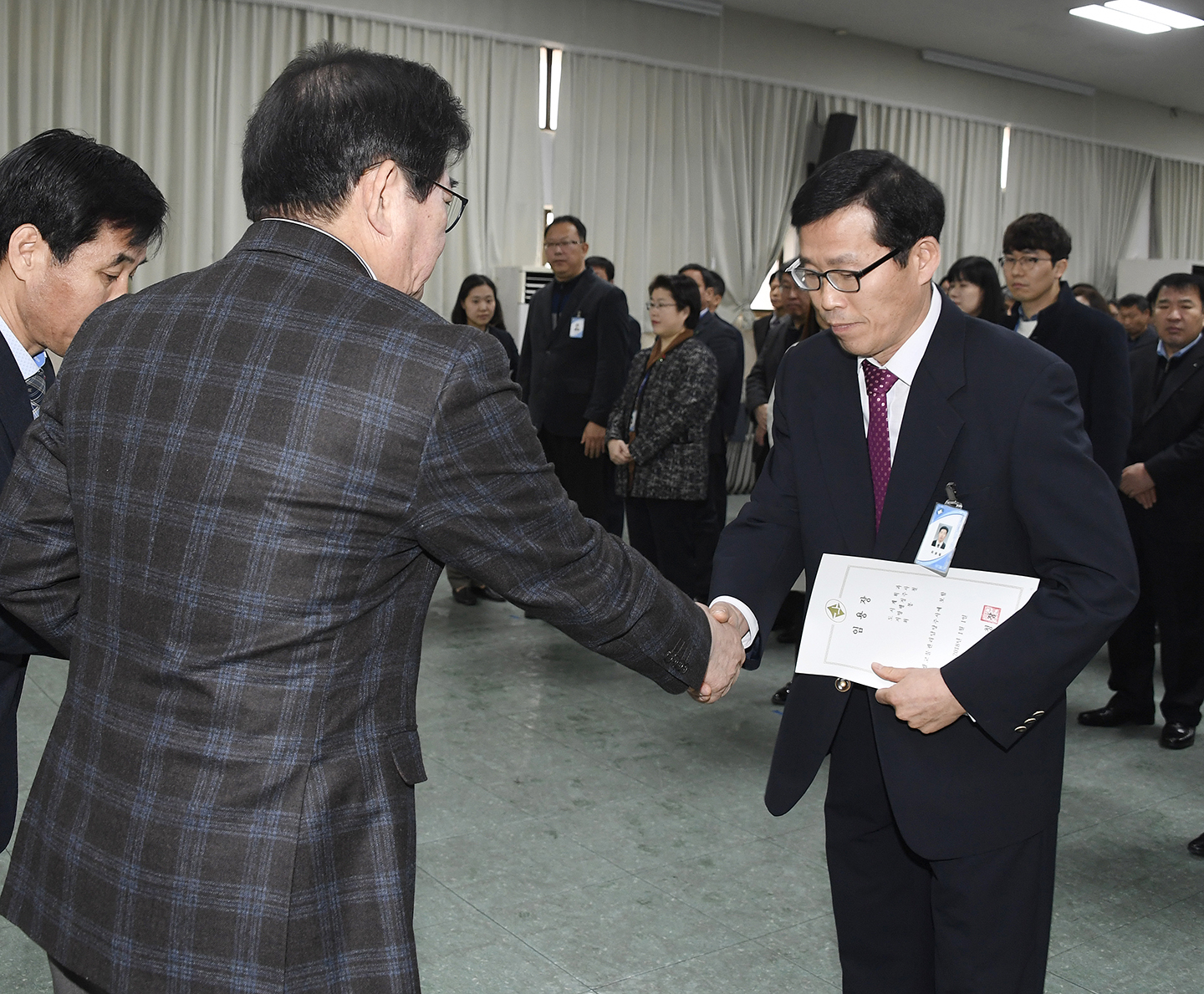 20171228-2018년 상반기 정기인사 발령장 수여 168400.jpg