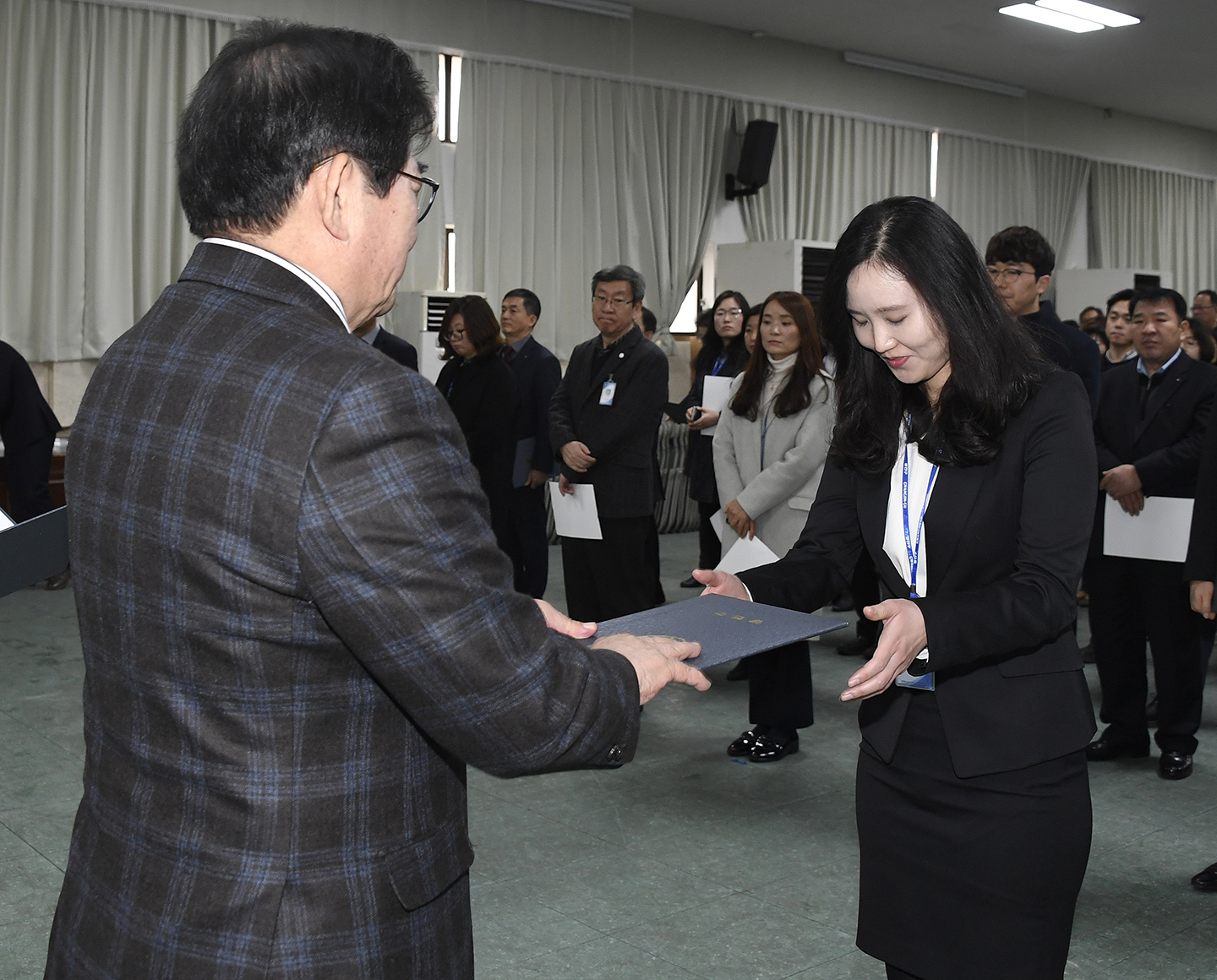 20171228-2018년 상반기 정기인사 발령장 수여 168669.jpg