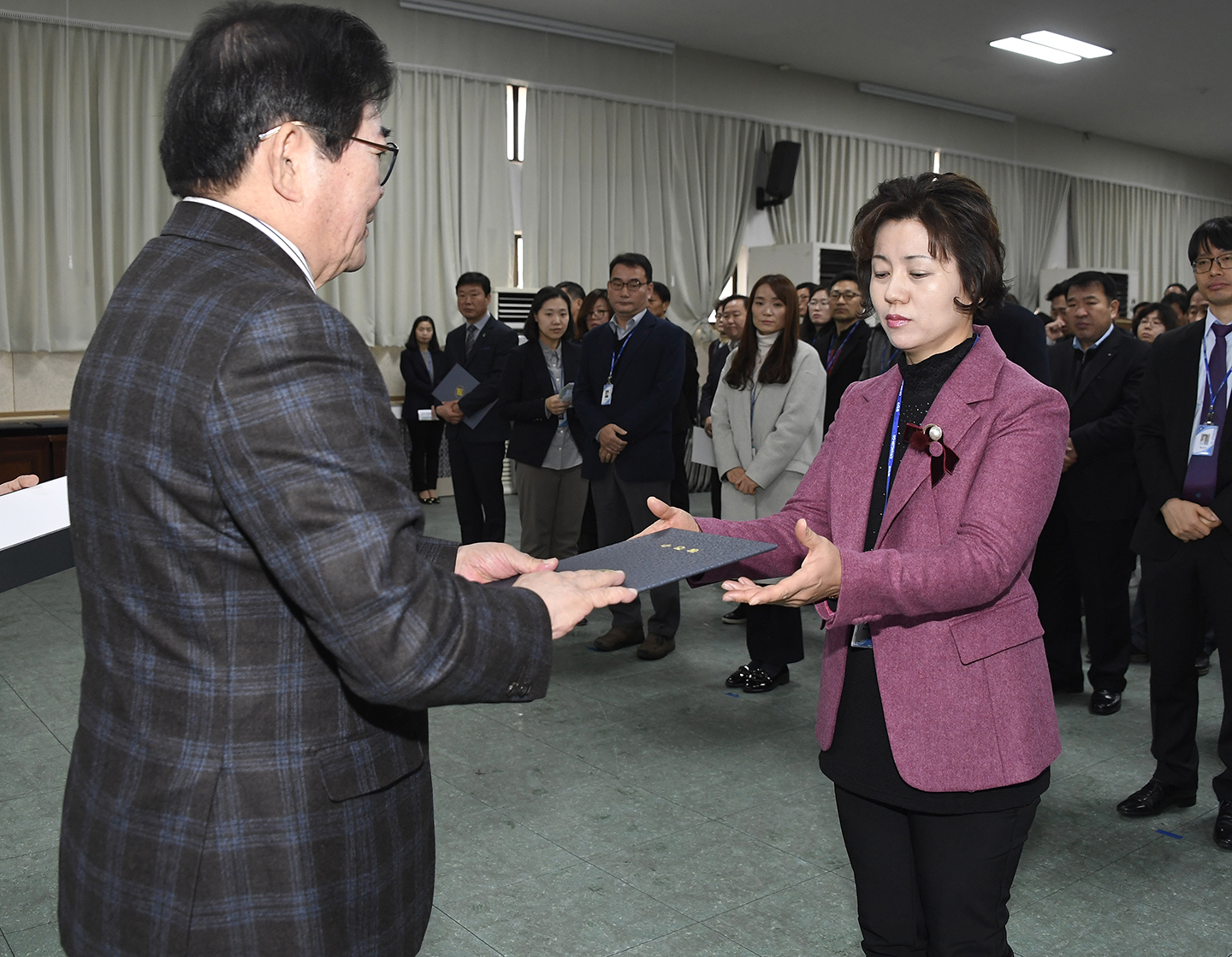 20171228-2018년 상반기 정기인사 발령장 수여 168447.jpg