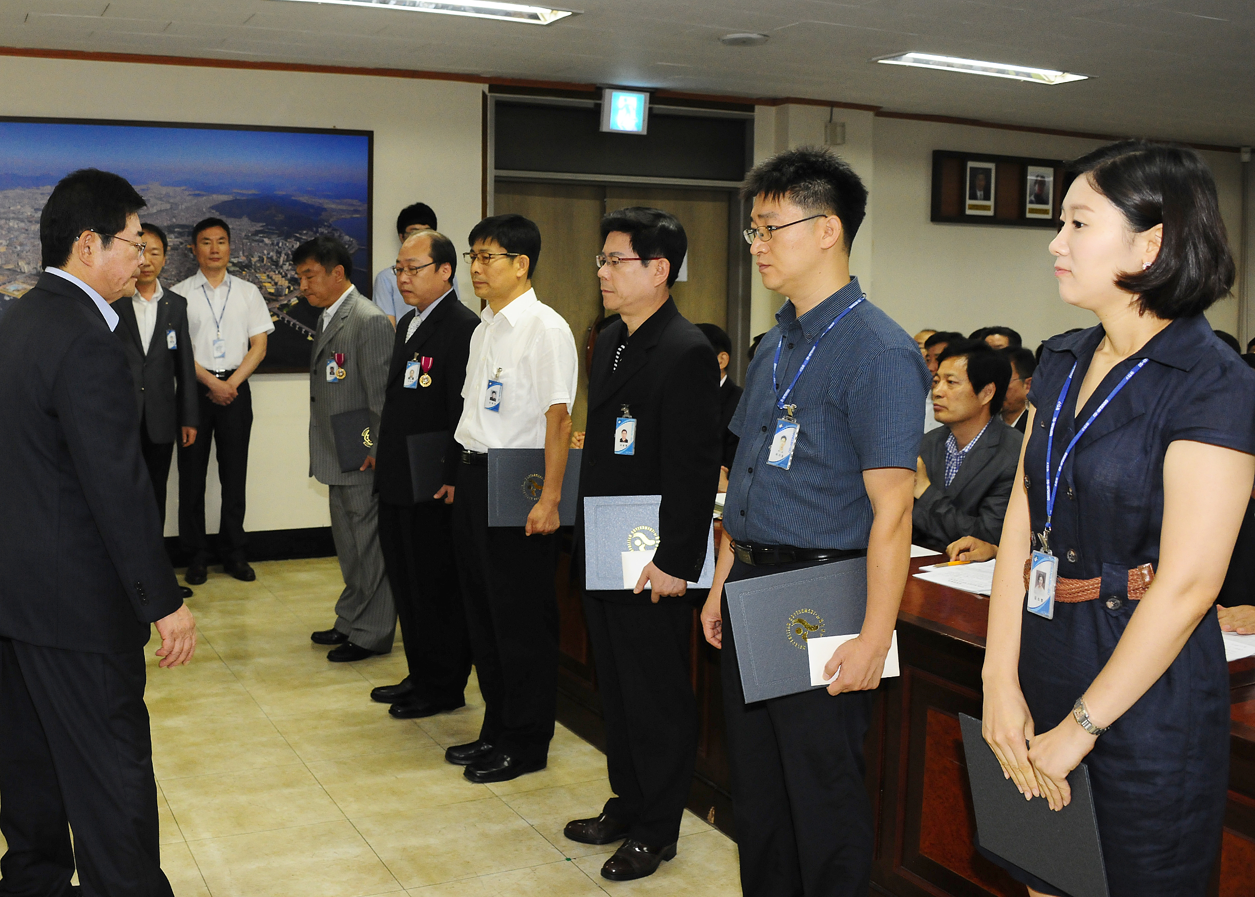 20120705-구 확대간부회의 표창장 수여 57882.JPG