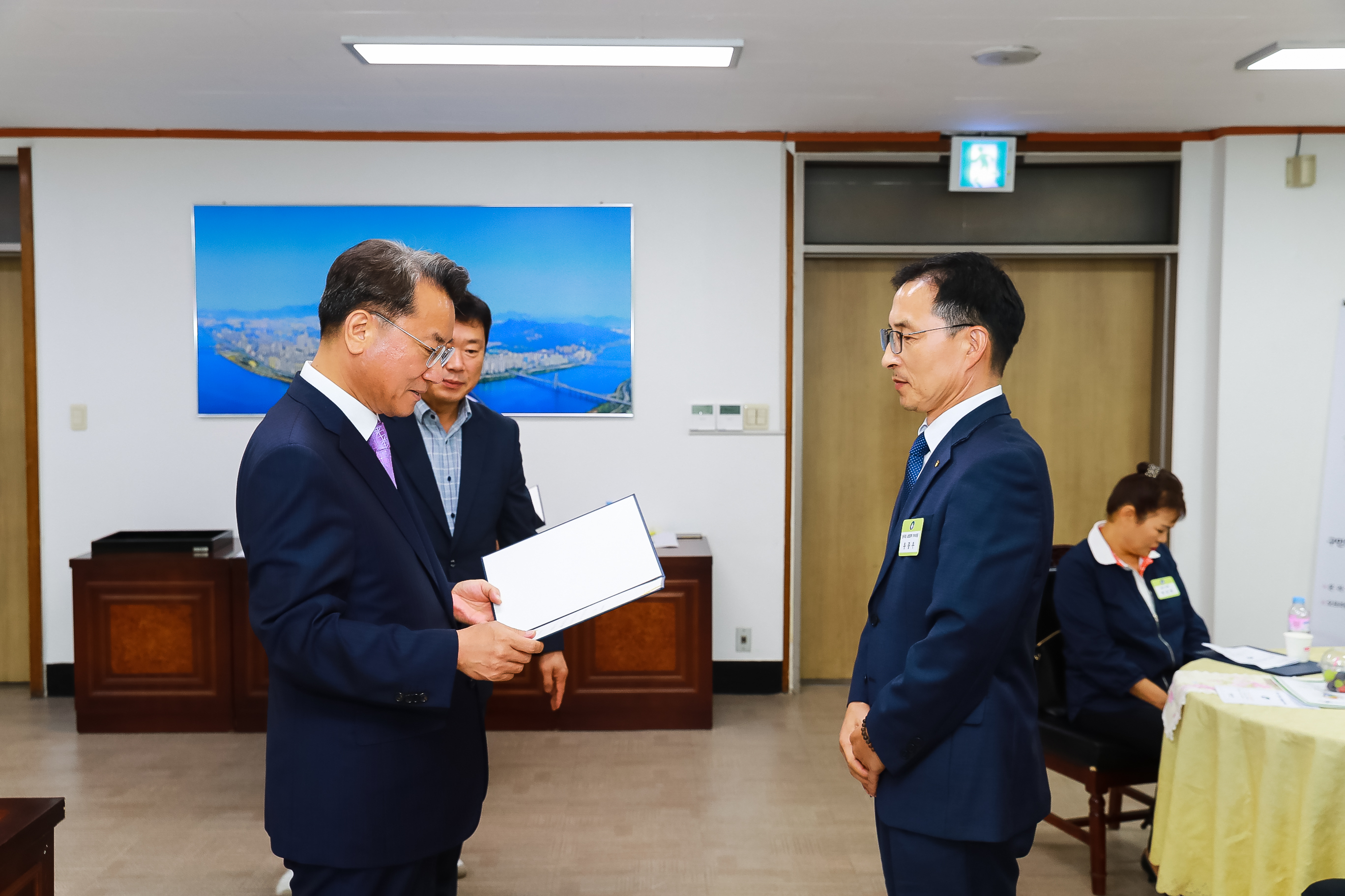 20180920-9월 정기 구민표창 수여식 175830.jpg