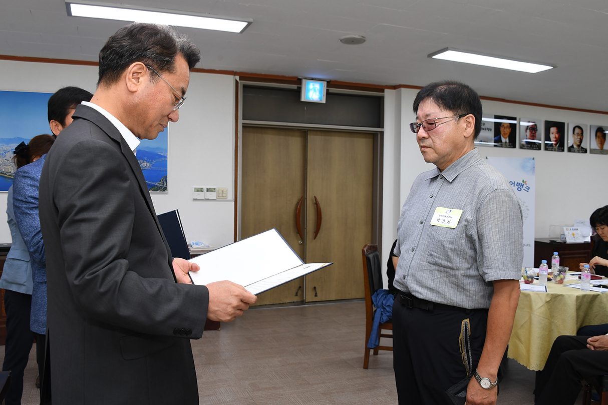 20180827-8월 정기 구민표창 수여식 175027.jpg