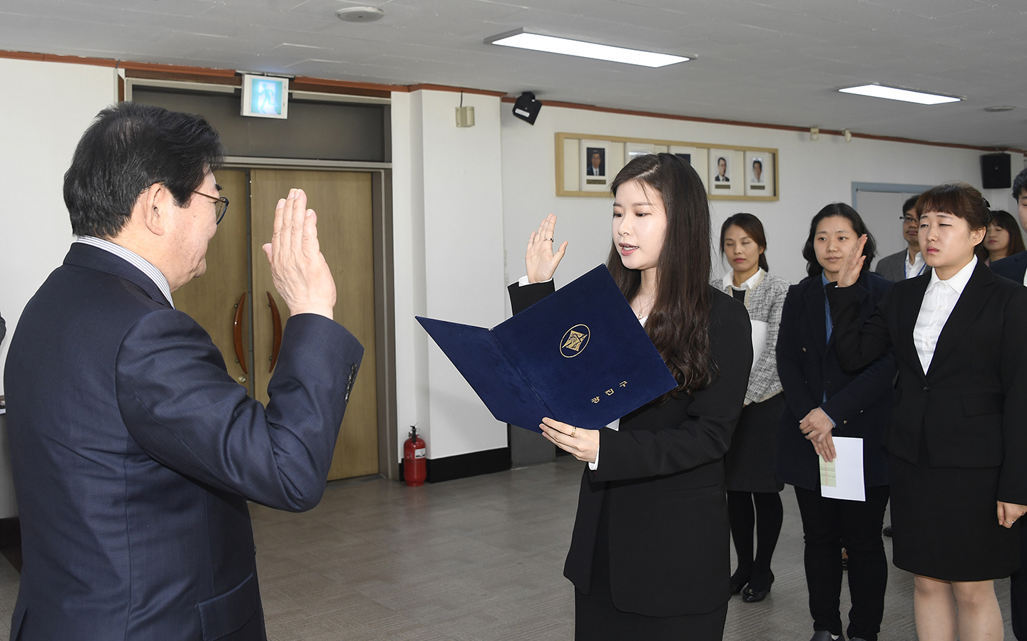 20180326-신규임용 및 전보에 따른 발령장 수여 171970.jpg
