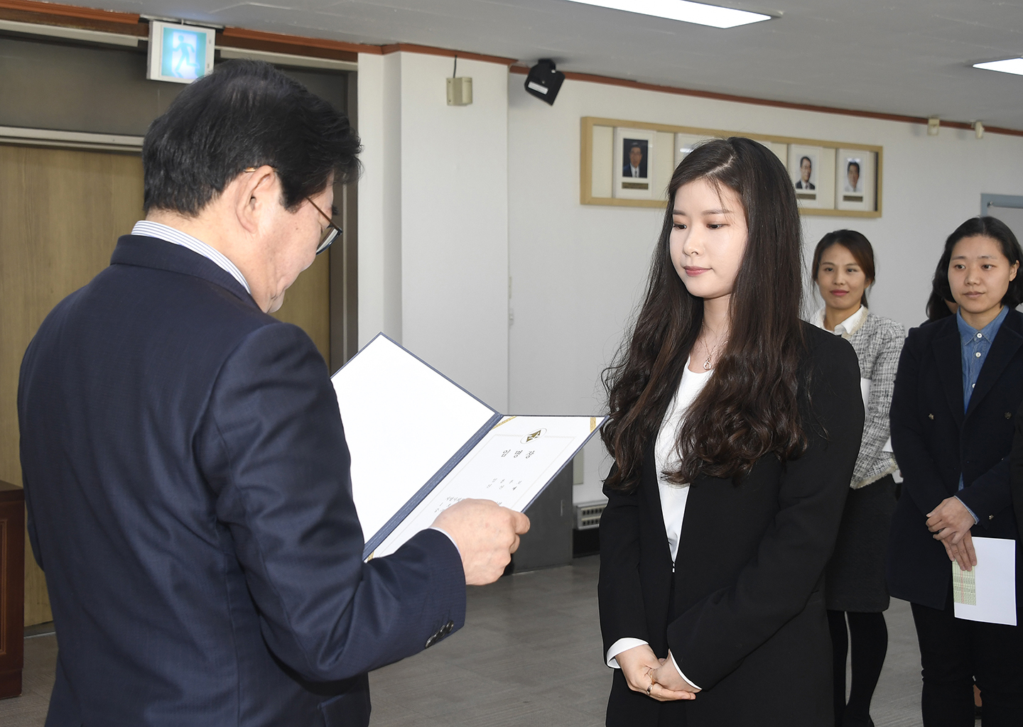 20180326-신규임용 및 전보에 따른 발령장 수여 171972.jpg