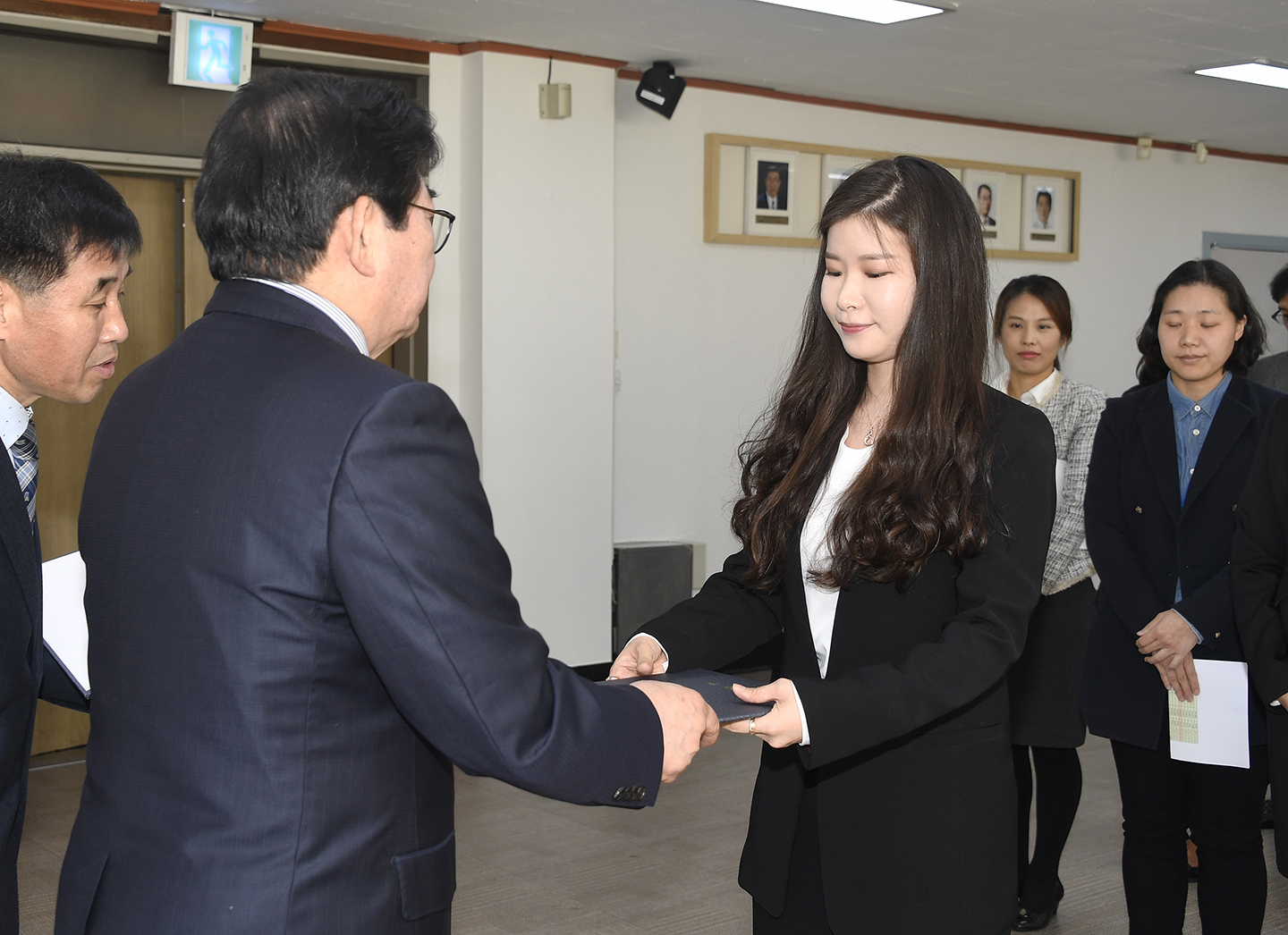 20180326-신규임용 및 전보에 따른 발령장 수여 171973.jpg