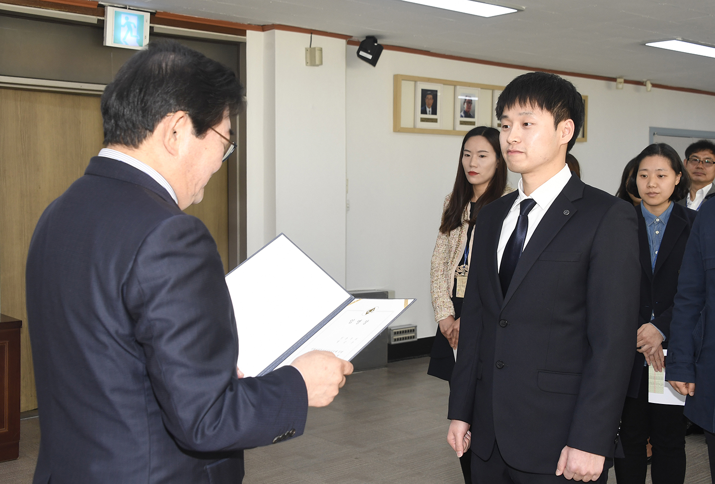 20180326-신규임용 및 전보에 따른 발령장 수여 171978.jpg