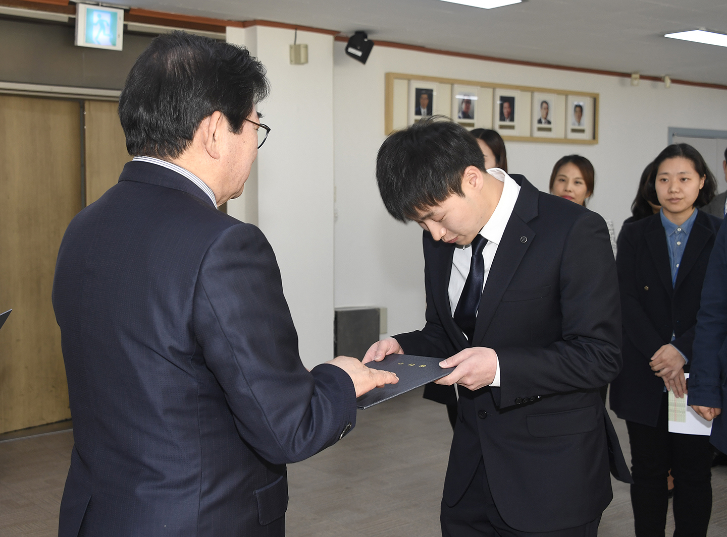 20180326-신규임용 및 전보에 따른 발령장 수여 171979.jpg