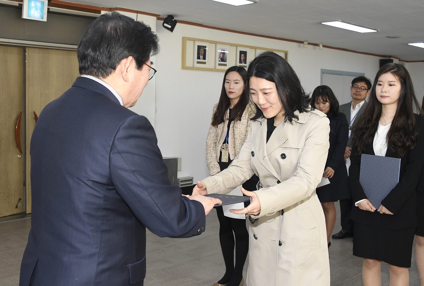 20180326-신규임용 및 전보에 따른 발령장 수여 171996.jpg