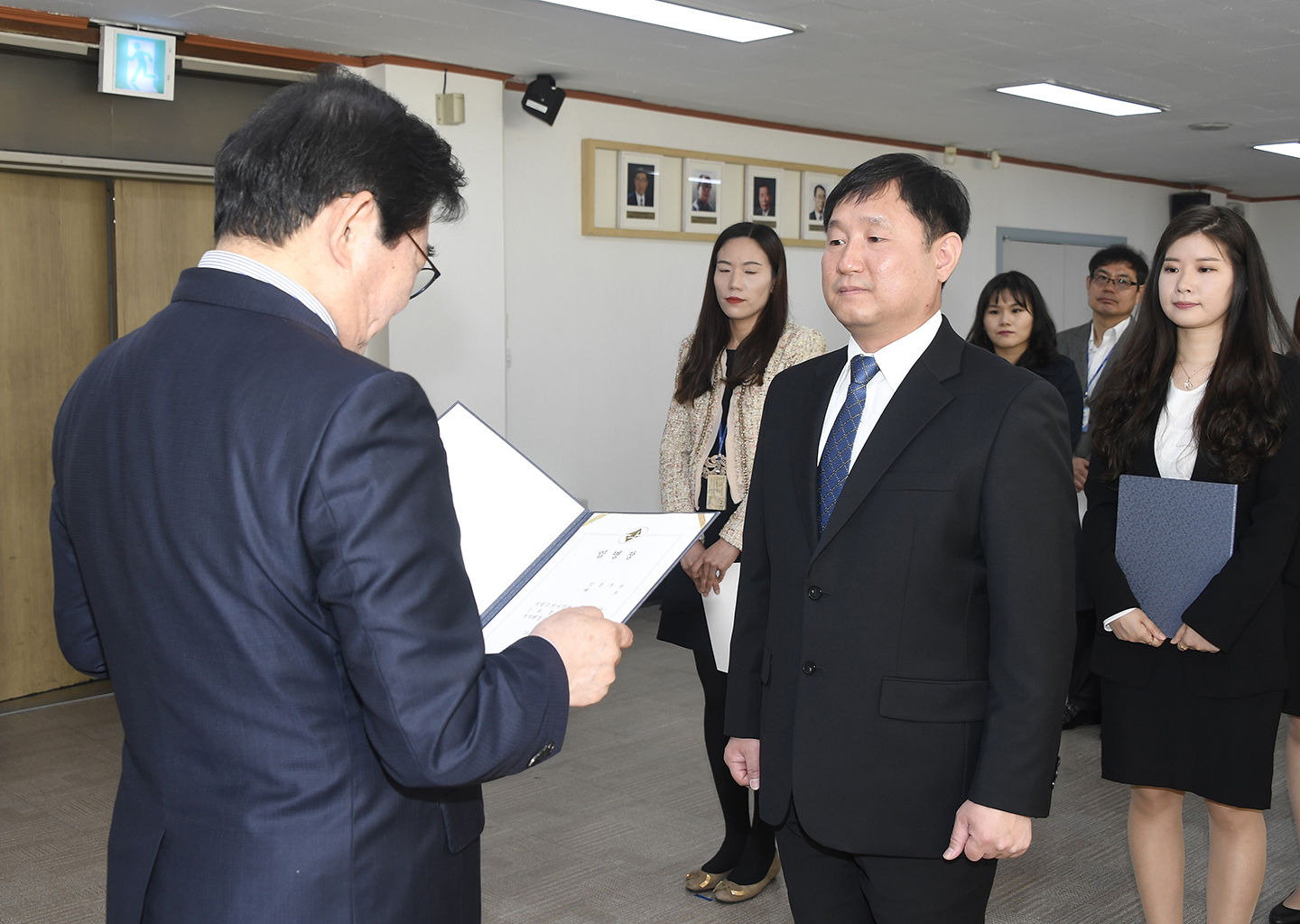 20180326-신규임용 및 전보에 따른 발령장 수여 171998.jpg
