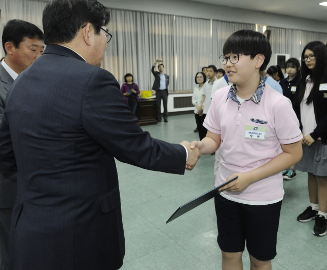 20160520-광진구 모범청소년 표창수여 138013.JPG