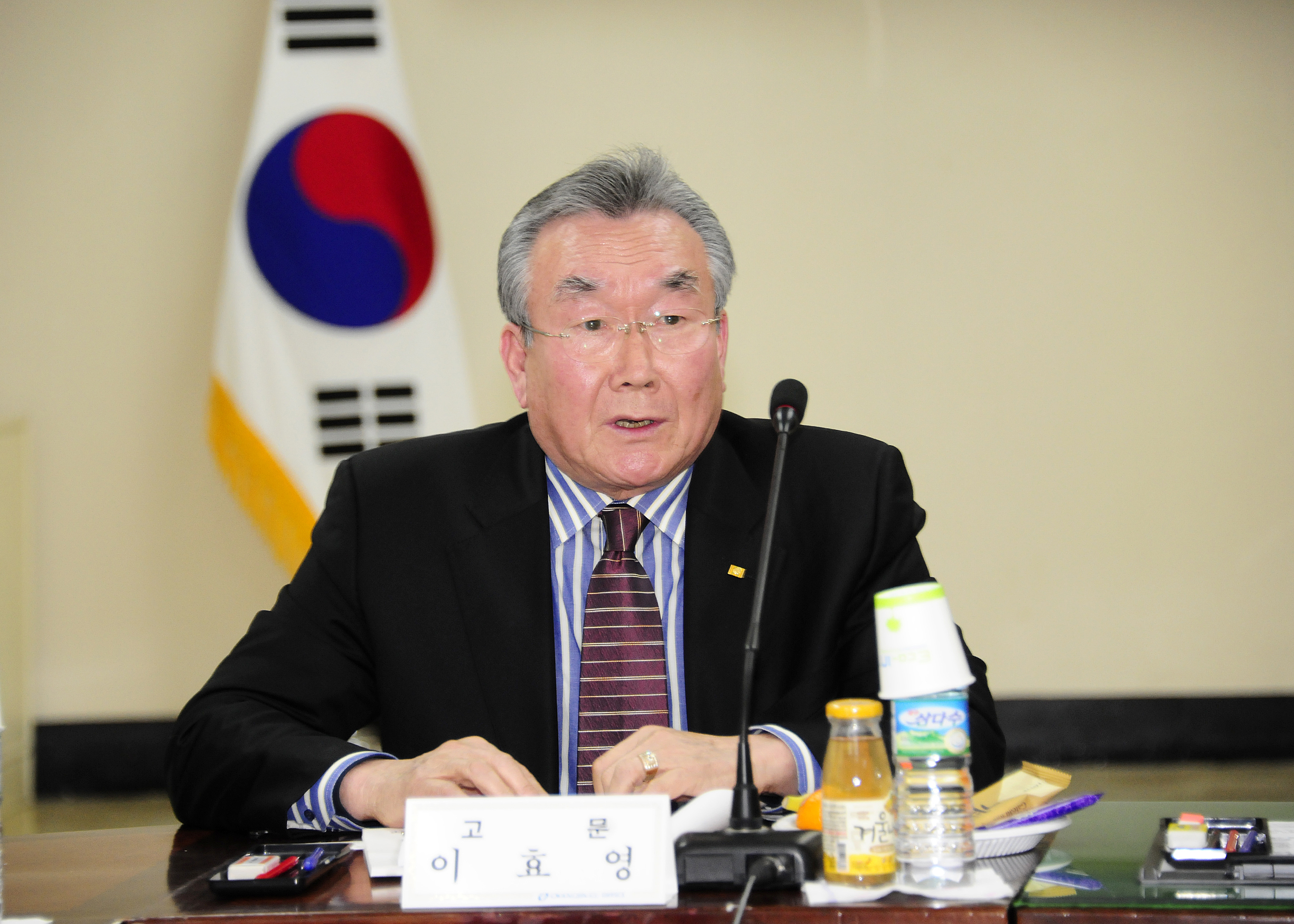 20120228-정책자문위원회 고문단 간담회 50393.JPG