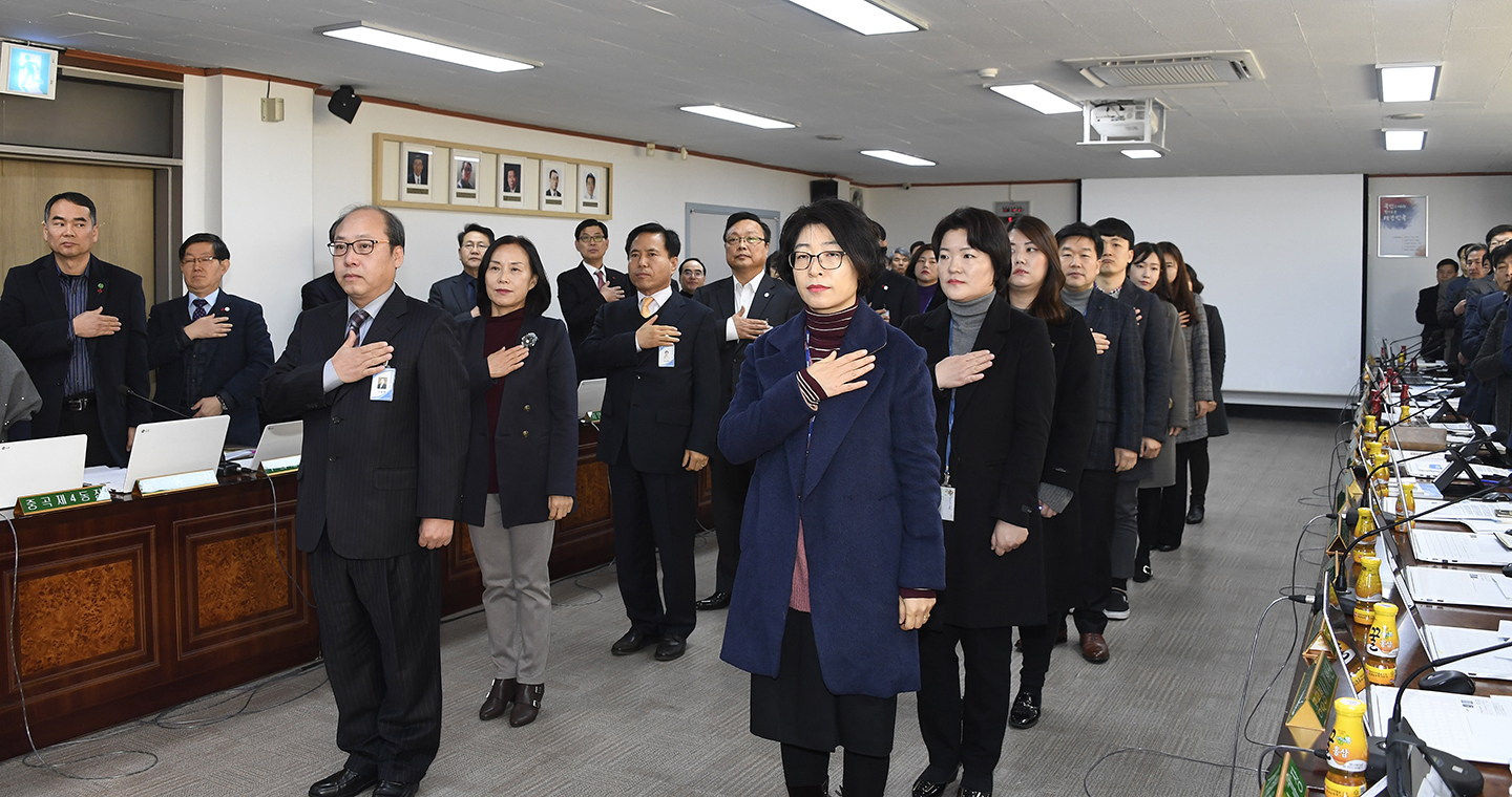 20171221-구동 확대간부회의 우수공무원 표창 수여 167427.jpg