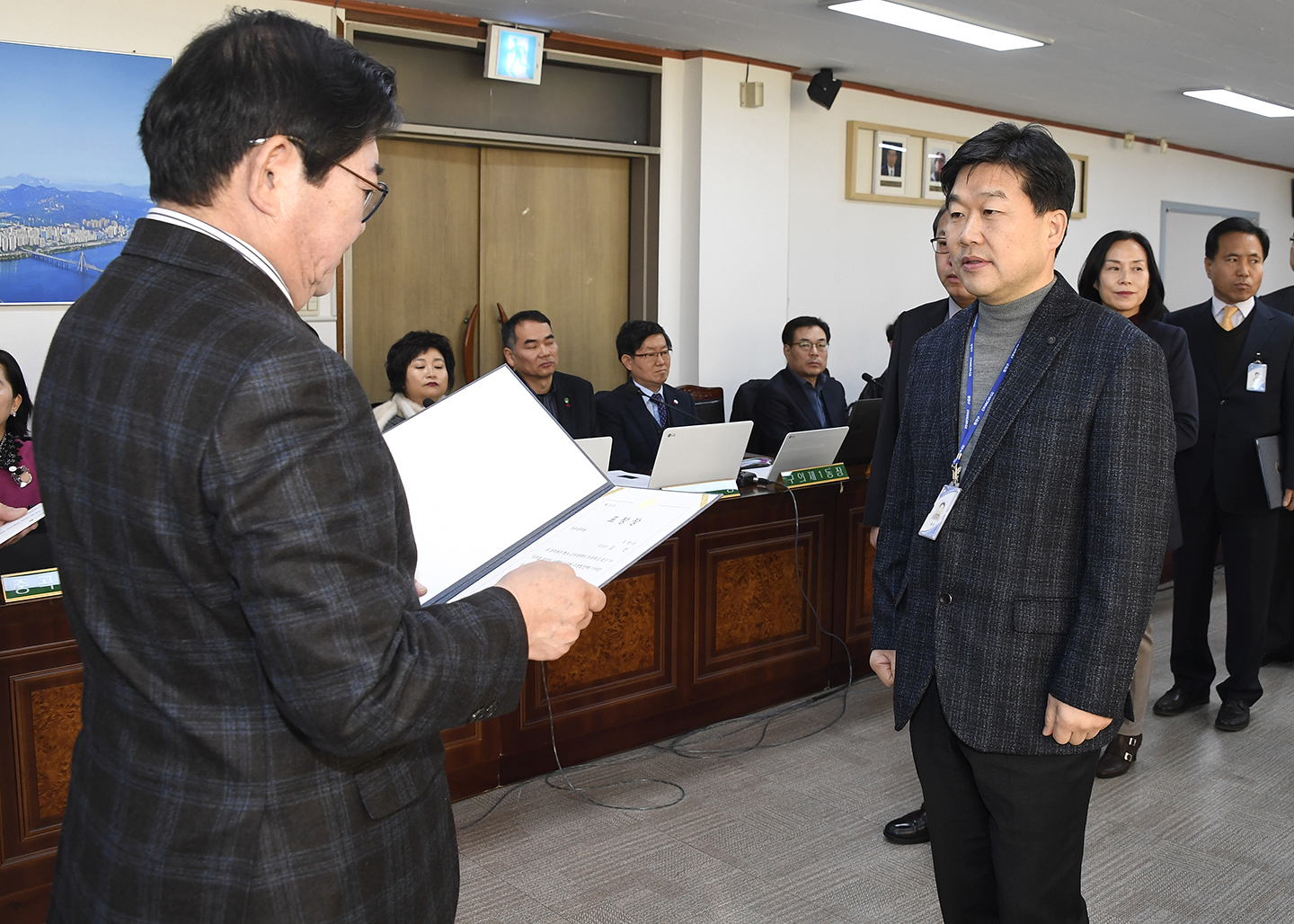 20171221-구동 확대간부회의 우수공무원 표창 수여 167461.jpg