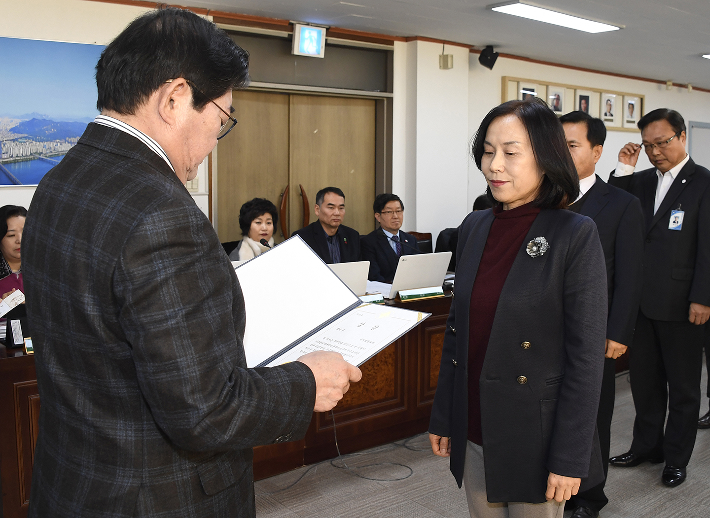 20171221-구동 확대간부회의 우수공무원 표창 수여 167431.jpg