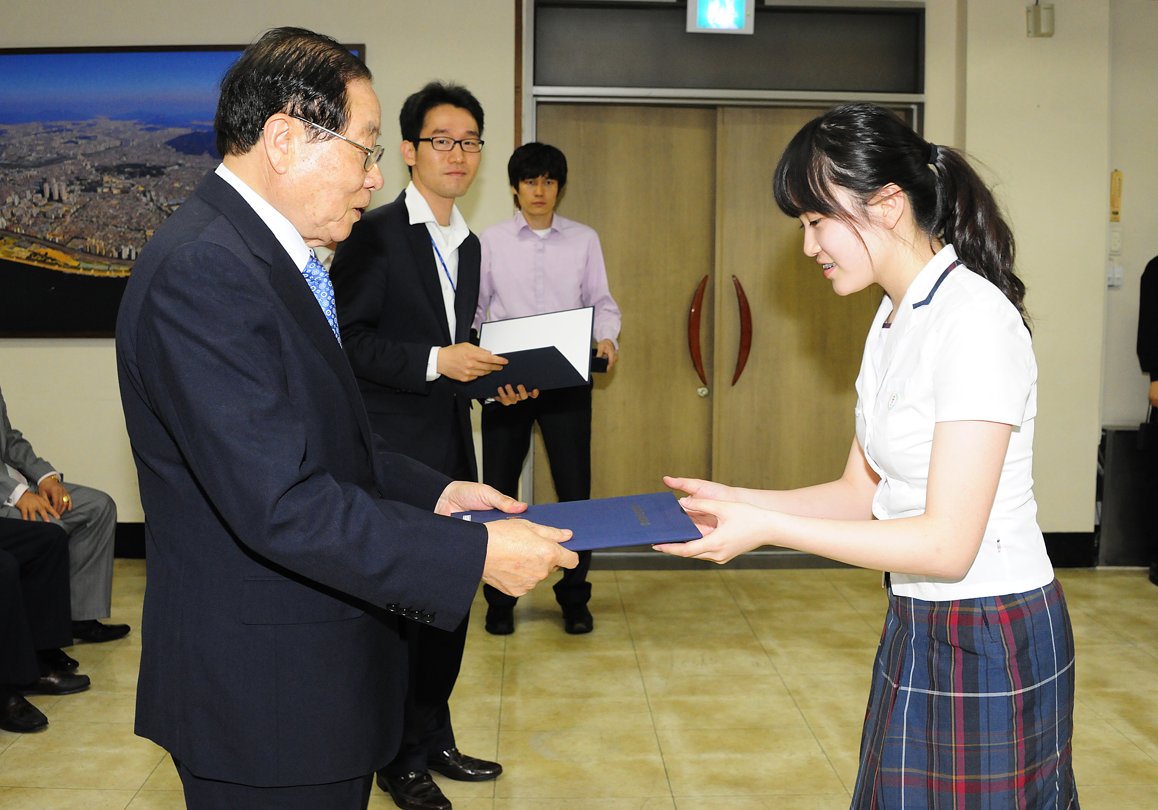 20120509-평화통일장학회 장학증서 수여식 53921.JPG