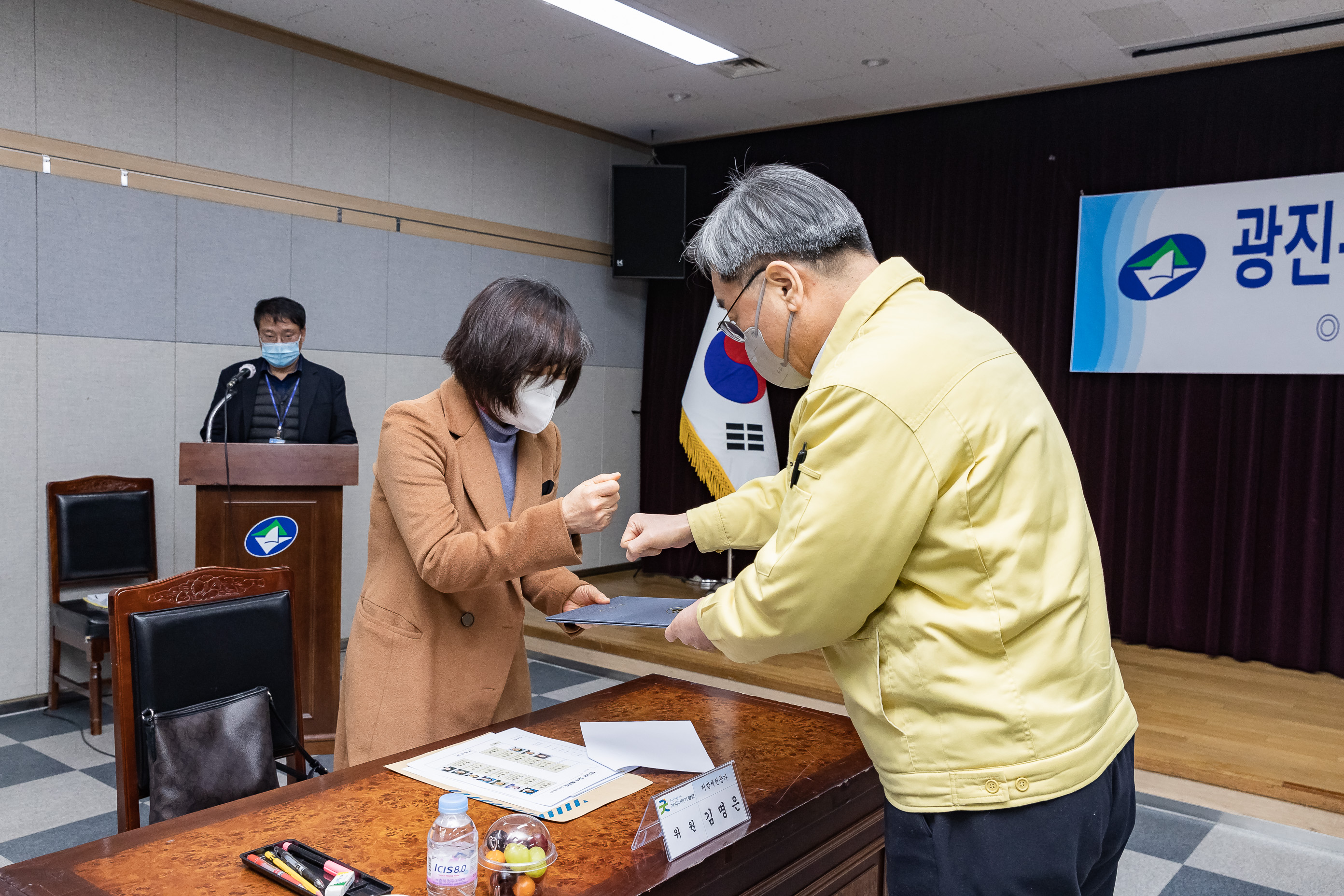 20210310-광진구 지방세심의위원회 위촉장 수여식 20210310-000265_s_181140.jpg