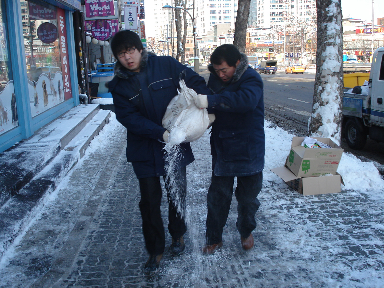 주민과 함께하는 화양동 제설대책 2011.1