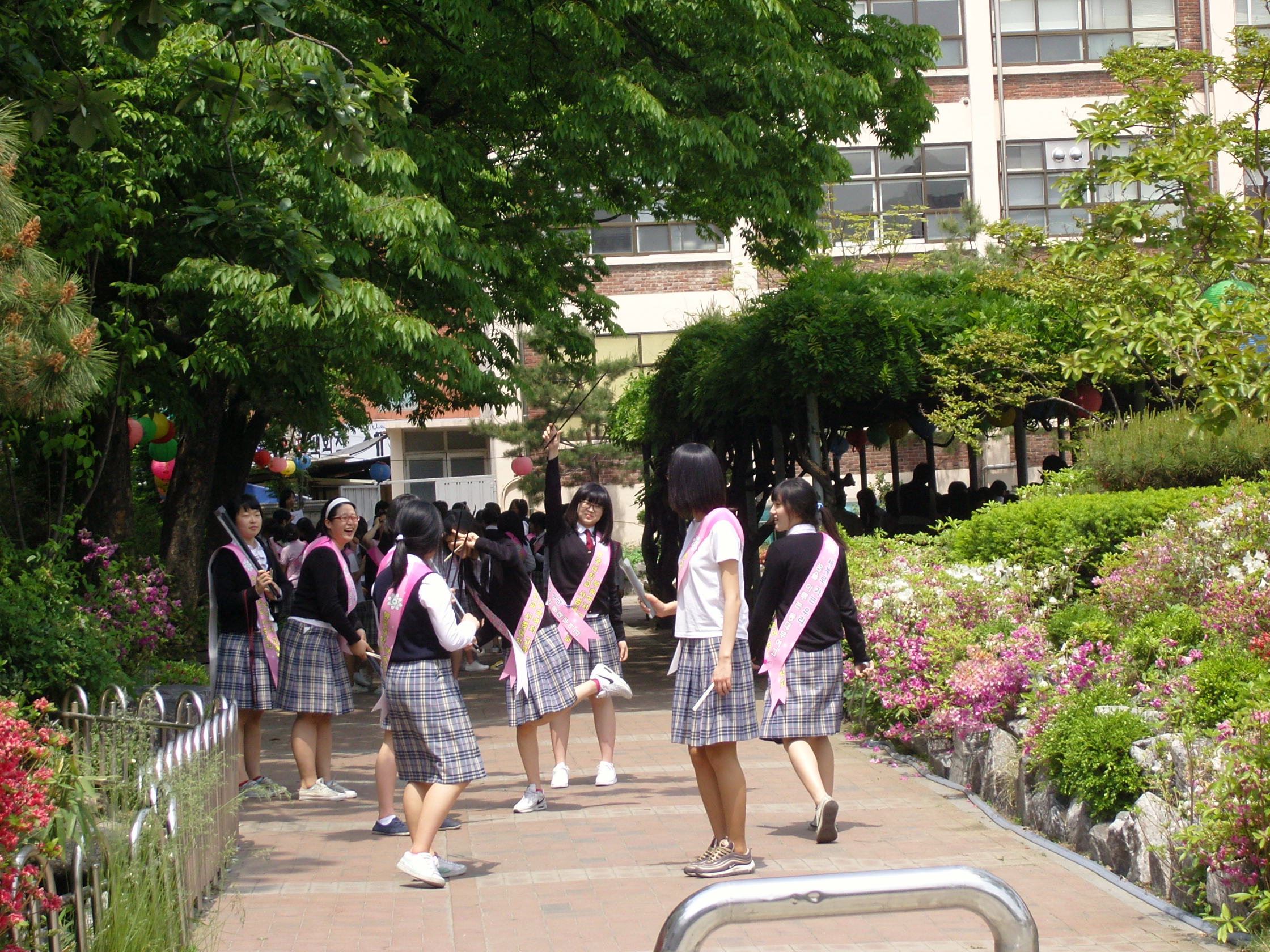 동대부여고 학생 청소봉사단 봉사활동 전경(2008. 5. 2 13시)