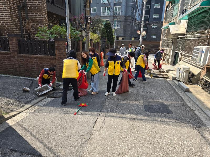 4. 16 우기대비 빗물받이 및 무단투기지역 대청소- 통잡협의회