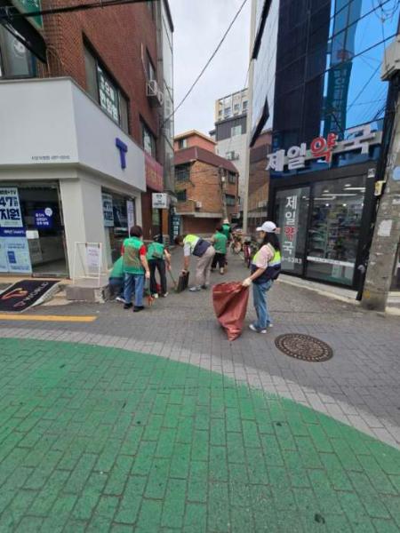 6월 자양1동 클린데이(우기대비 빗물받이 및 골목 비우기 실시)
